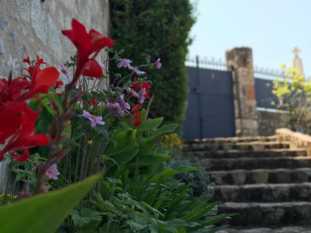 Château De * Bouniagues